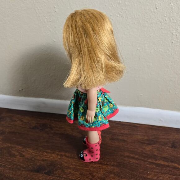 American Girl Willie Wishers 14" Willa Doll with Straight Hair Rain Boot Outfit - Picture 2 of 9